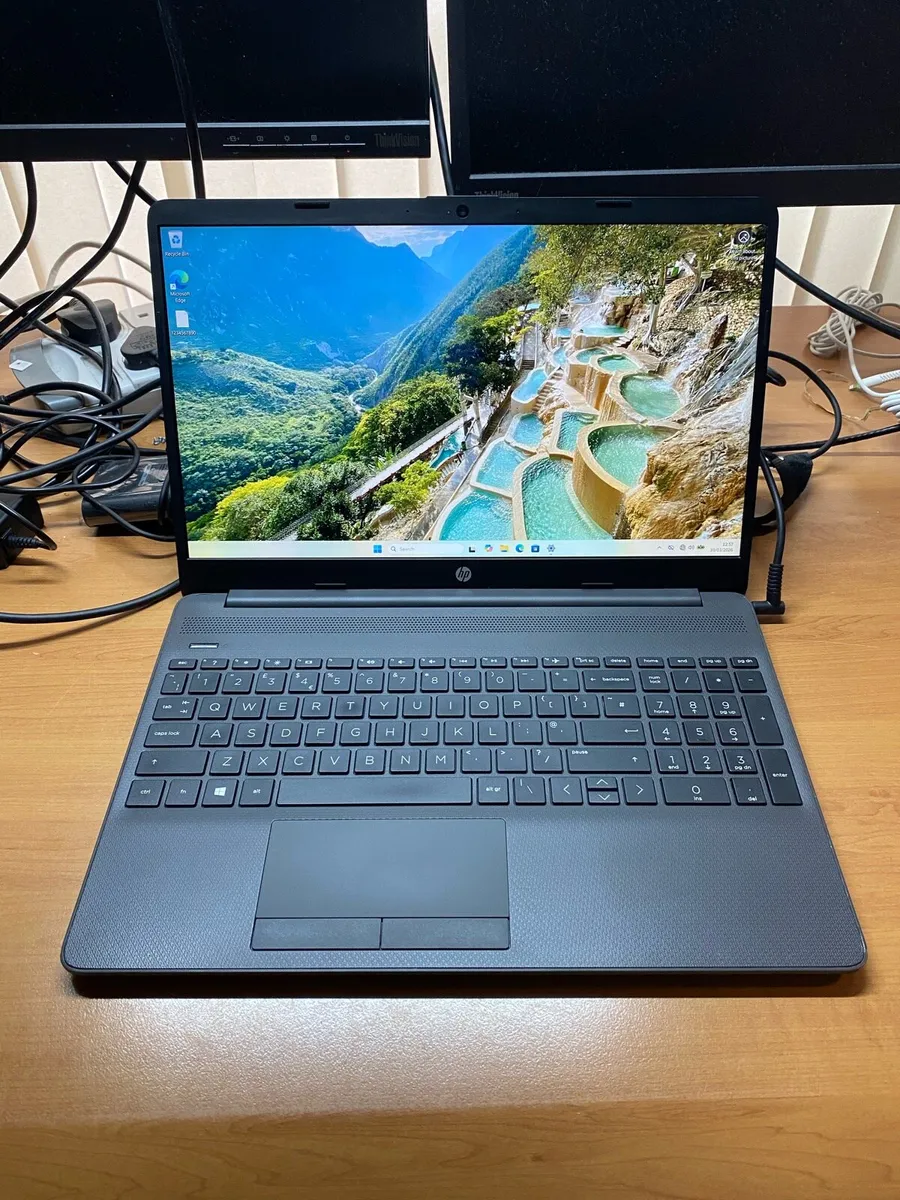 HP laptop Ryzen pro 2gb graphics - Image 1