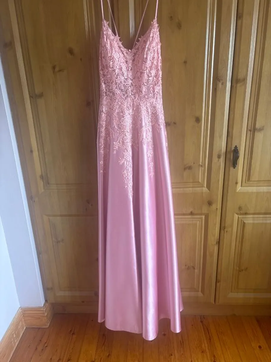 Debs dress size 16 - Image 1