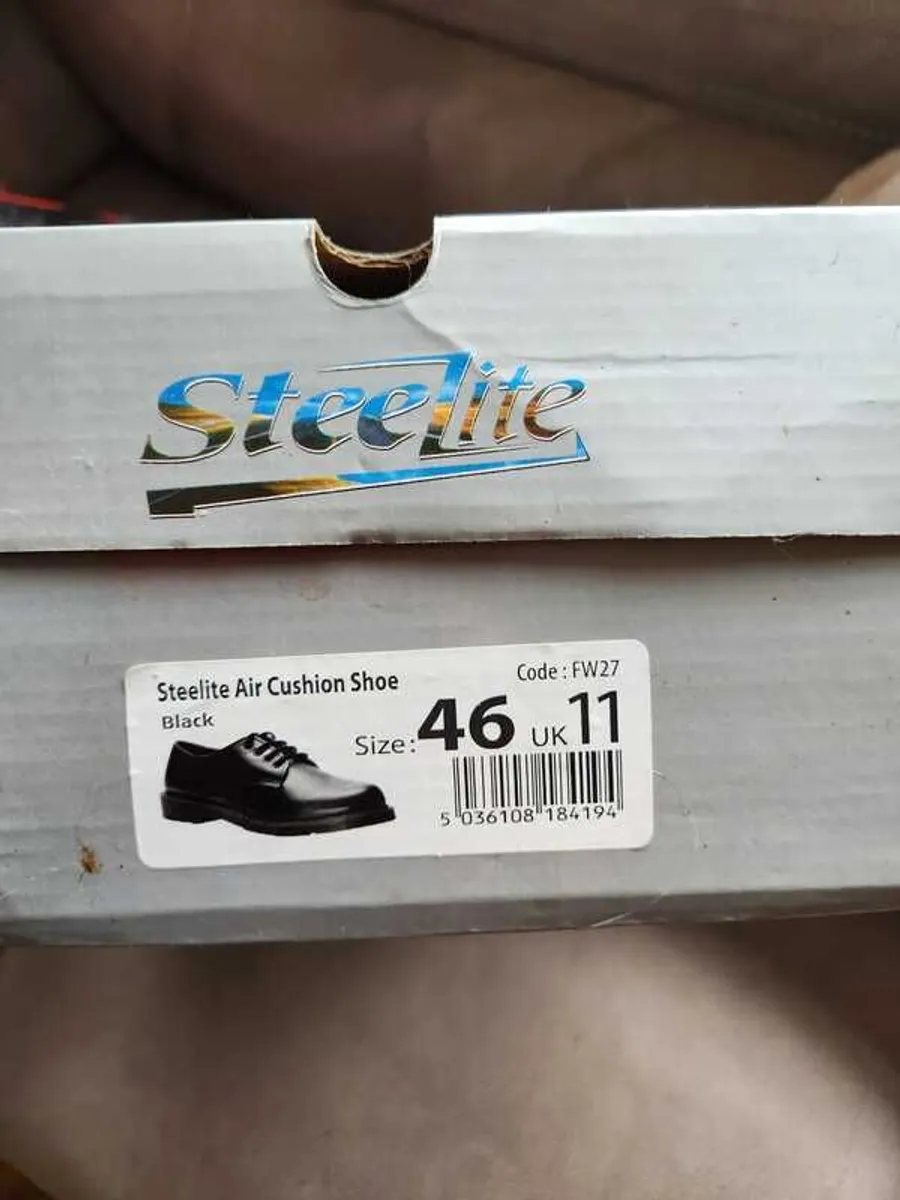 Men's shoes - Image 2
