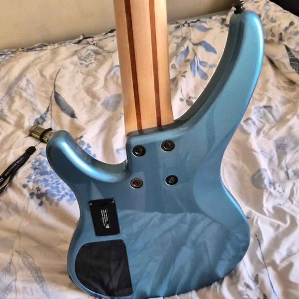 Yamaha Trbx 305 Fbl - Image 2