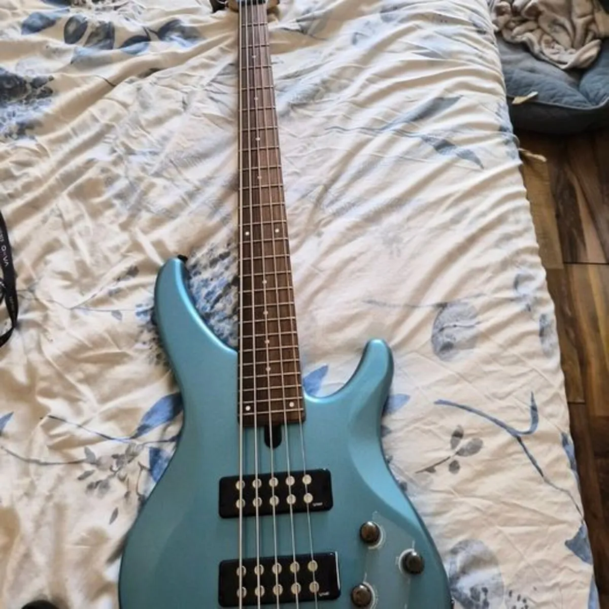 Yamaha Trbx 305 Fbl - Image 1