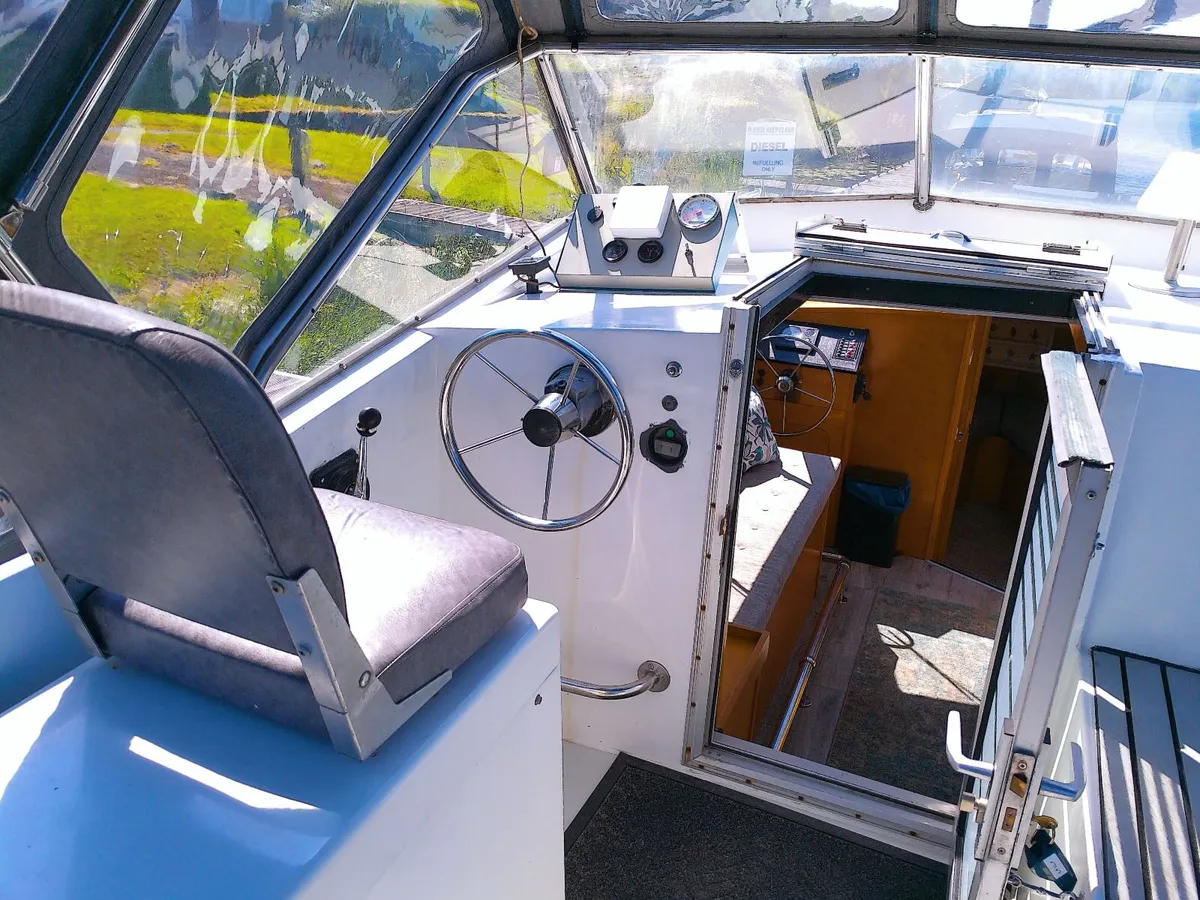 Mid 1980's Aquafibre 32 aft cabin. - Image 4