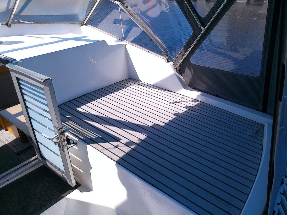 Mid 1980's Aquafibre 32 aft cabin. - Image 3