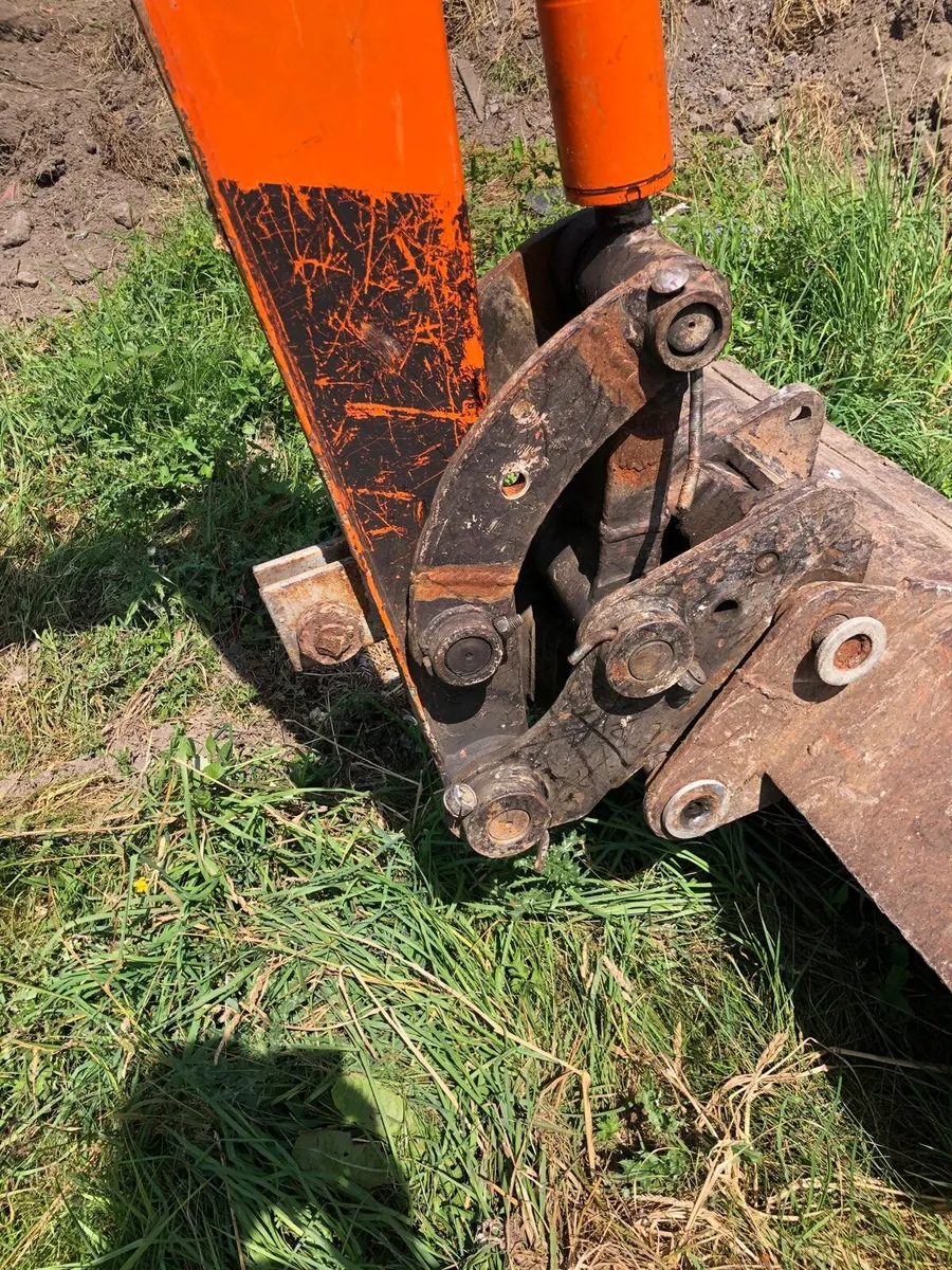 Hitachi EX40 - Image 2