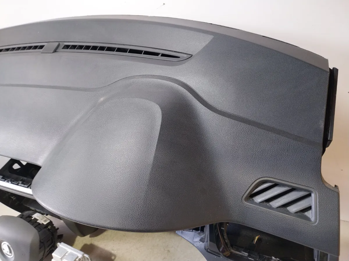 2017 Skoda Rapid Air Bag Set - Image 4