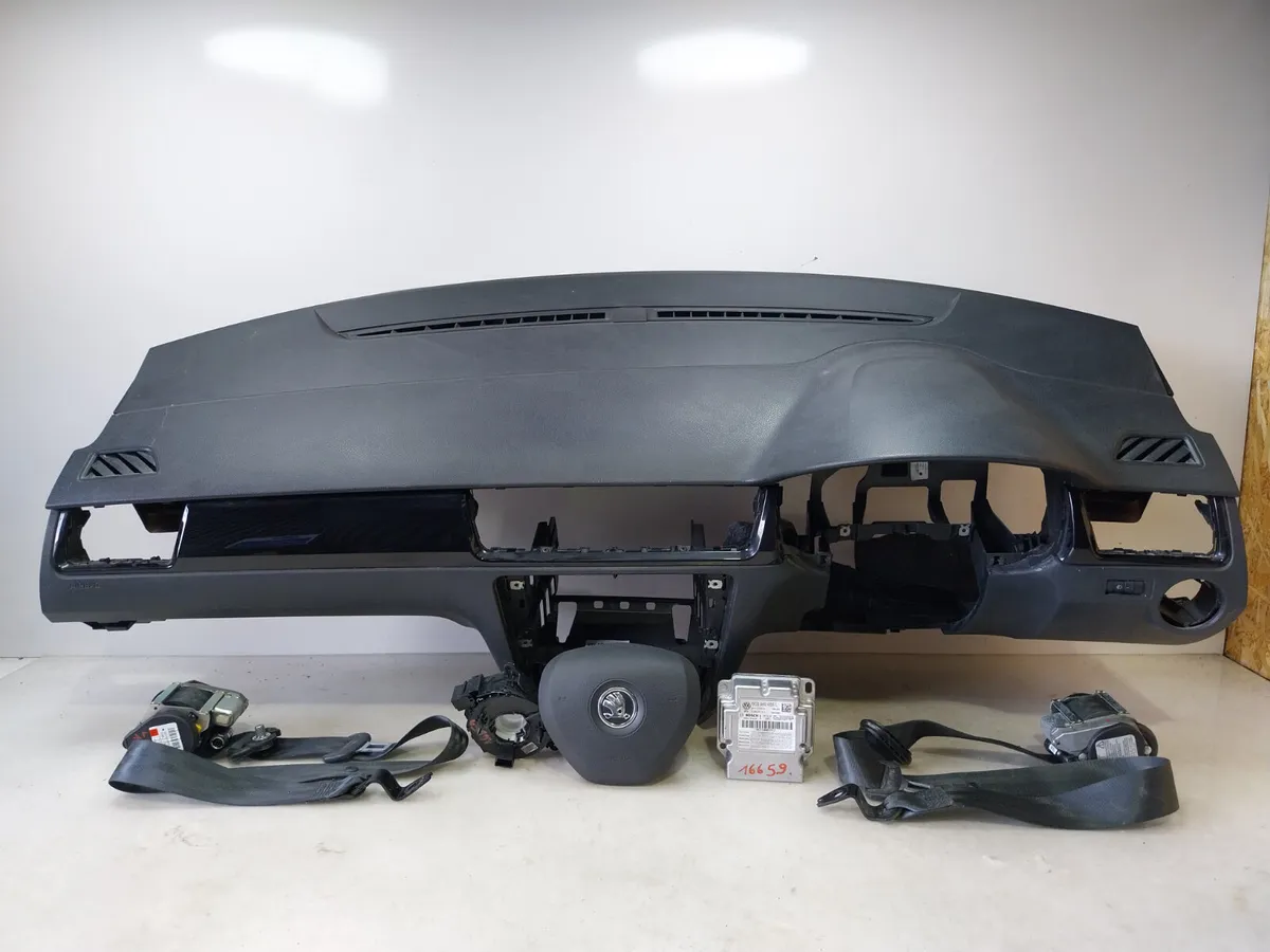 2017 Skoda Rapid Air Bag Set - Image 2