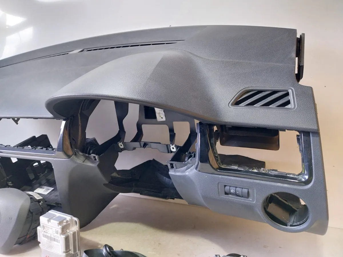 2017 Skoda Rapid Air Bag Set - Image 3