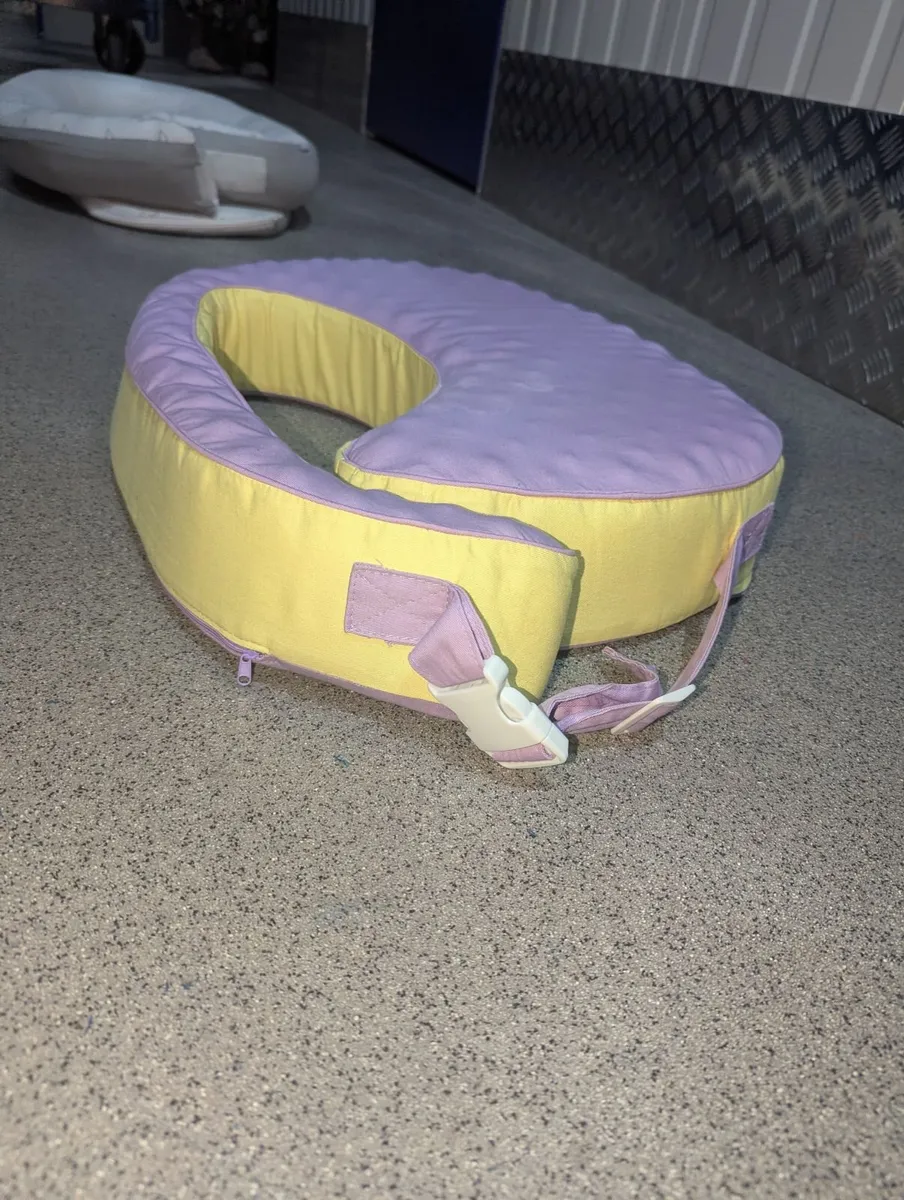 Nursing pillow - Image 1