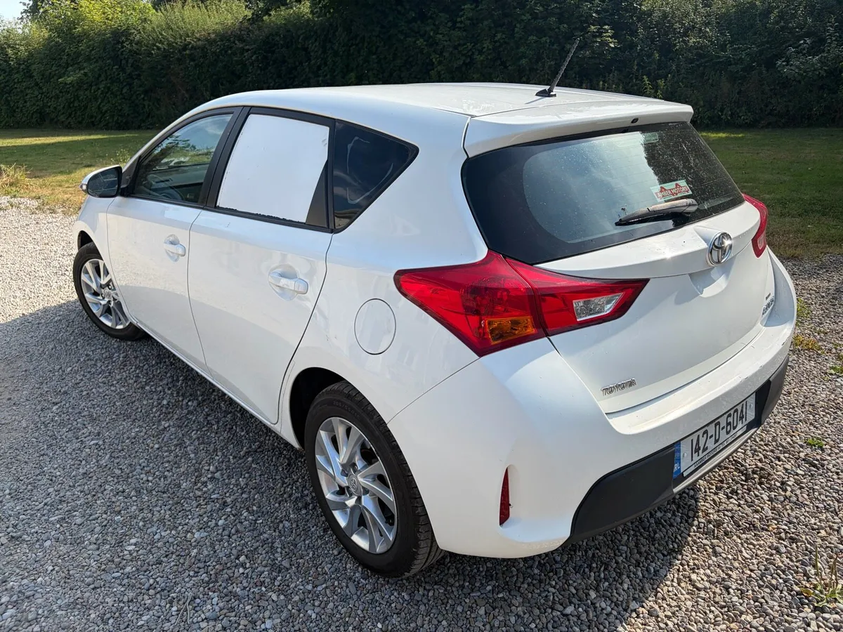 2014 Toyota Auris van - Image 3