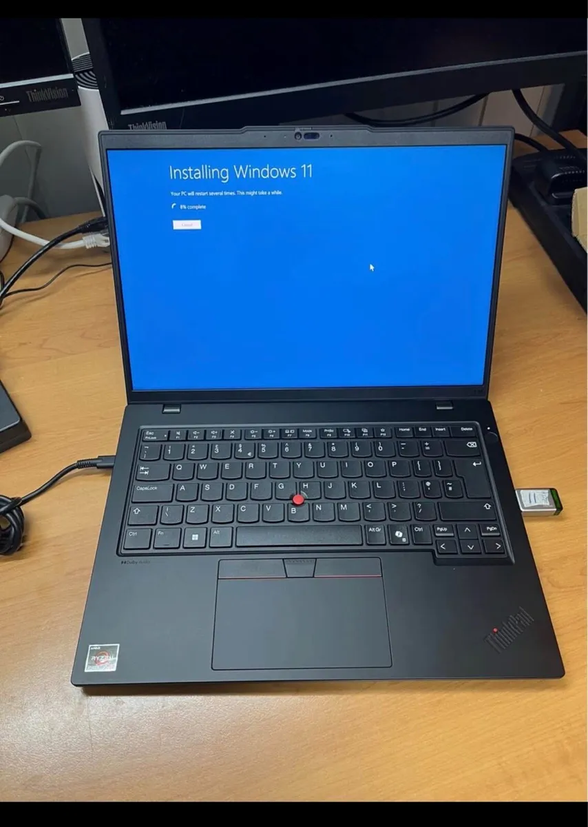 Lenovo laptop 32gb 1 TB ssd win 11 pro - Image 1