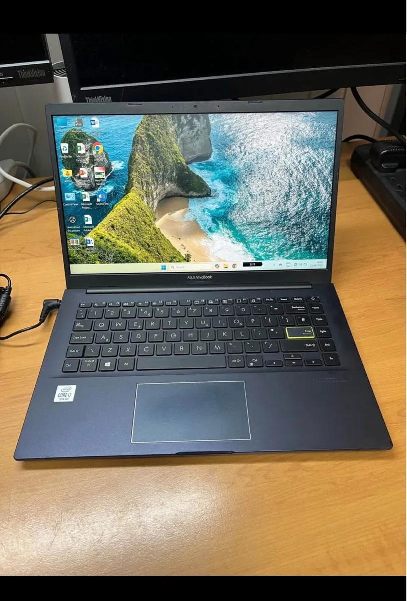ASUS laptop i7 pro 8/256 windows 11