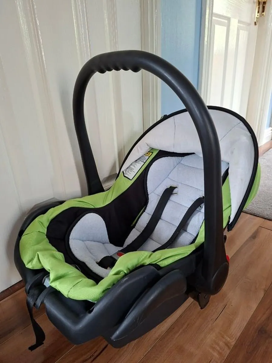 Infant car seat - Image 1