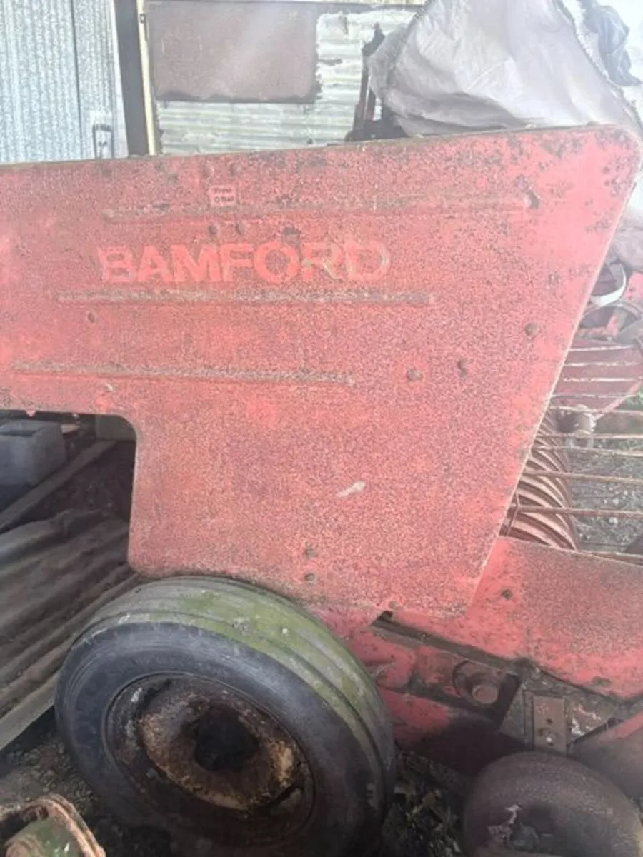 Vintage Bamford baler - Image 2