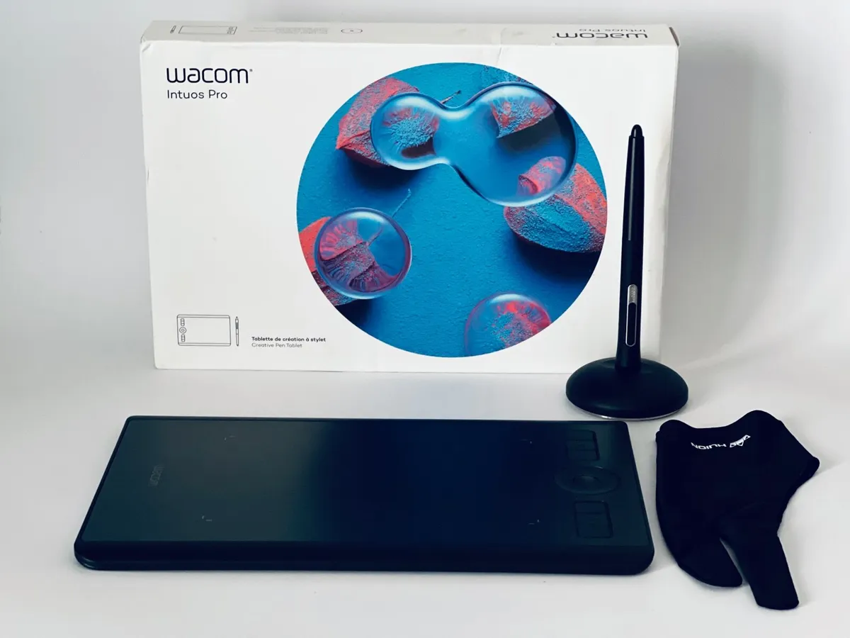 Wacom Intuos Pro S –  Free drawing glove included - Image 1