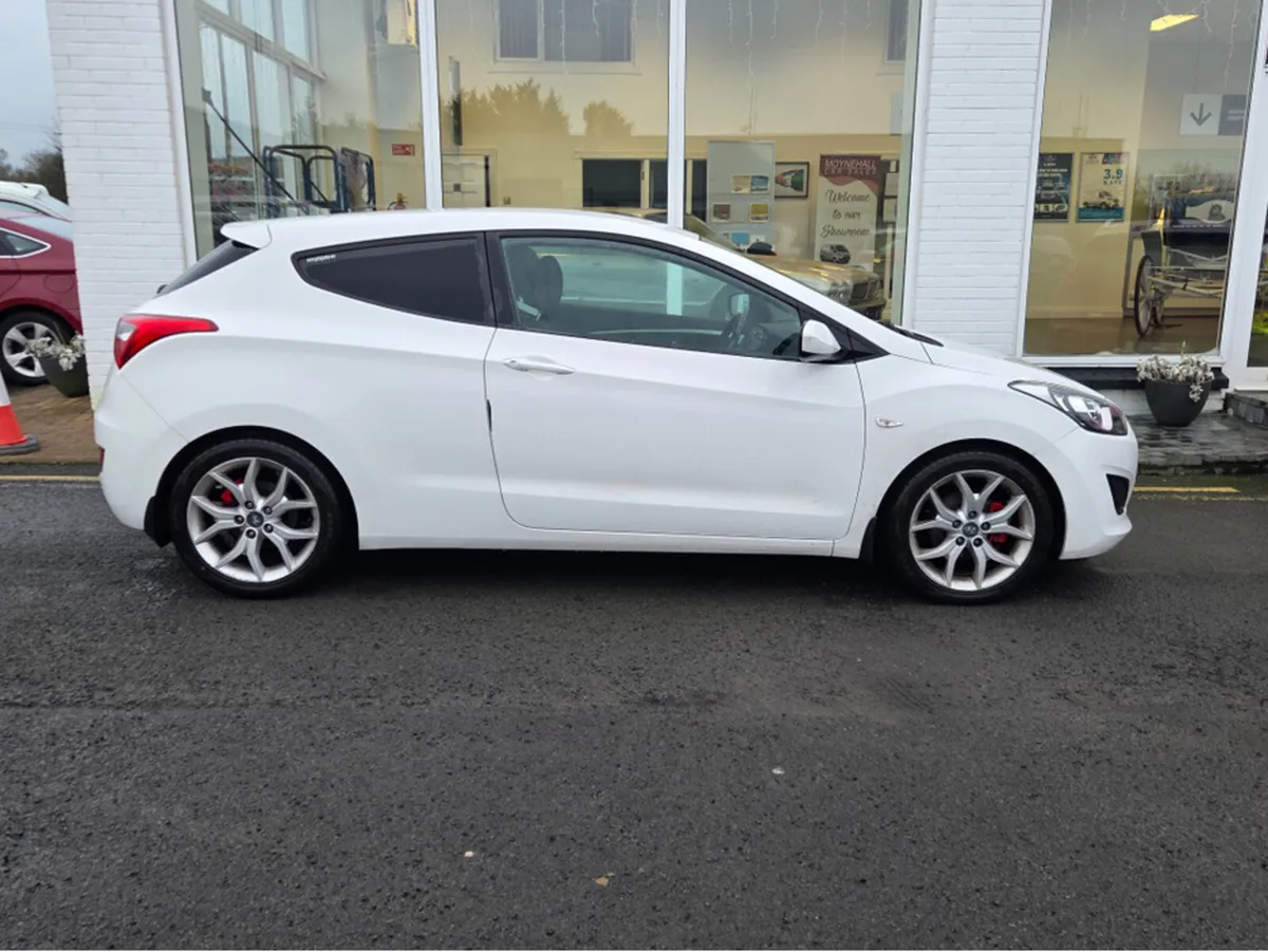 Hyundai i30 2014 - Image 2
