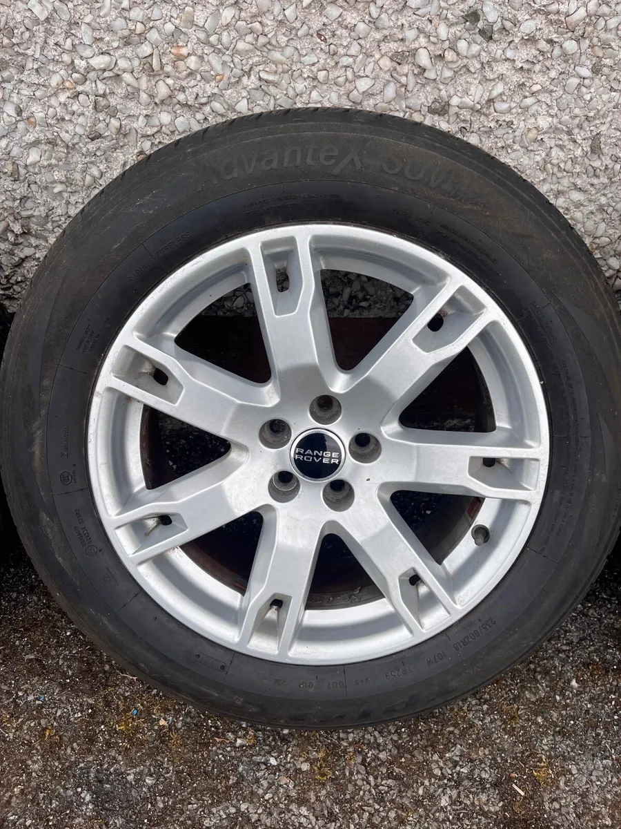 Range Rover Evoque 18" alloy wheels - Image 2