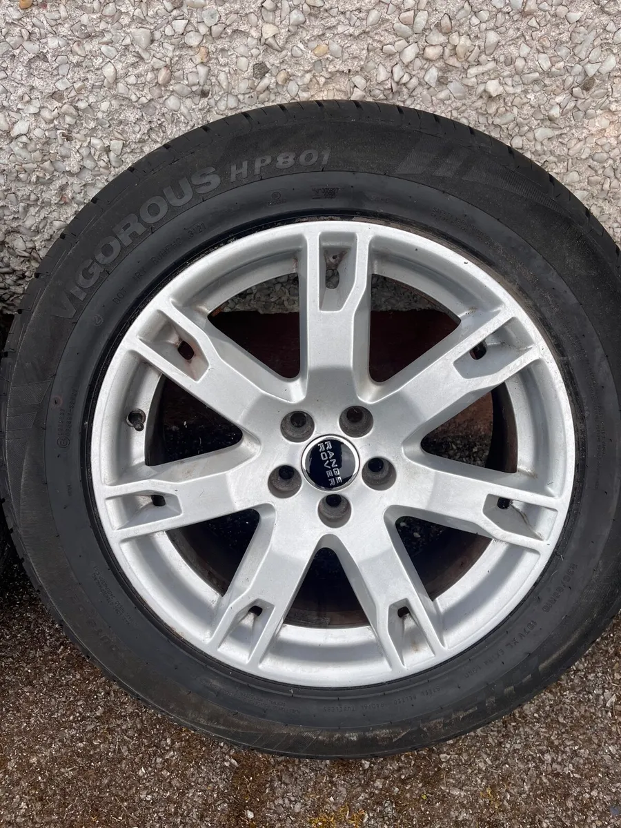 Range Rover Evoque 18" alloy wheels - Image 4