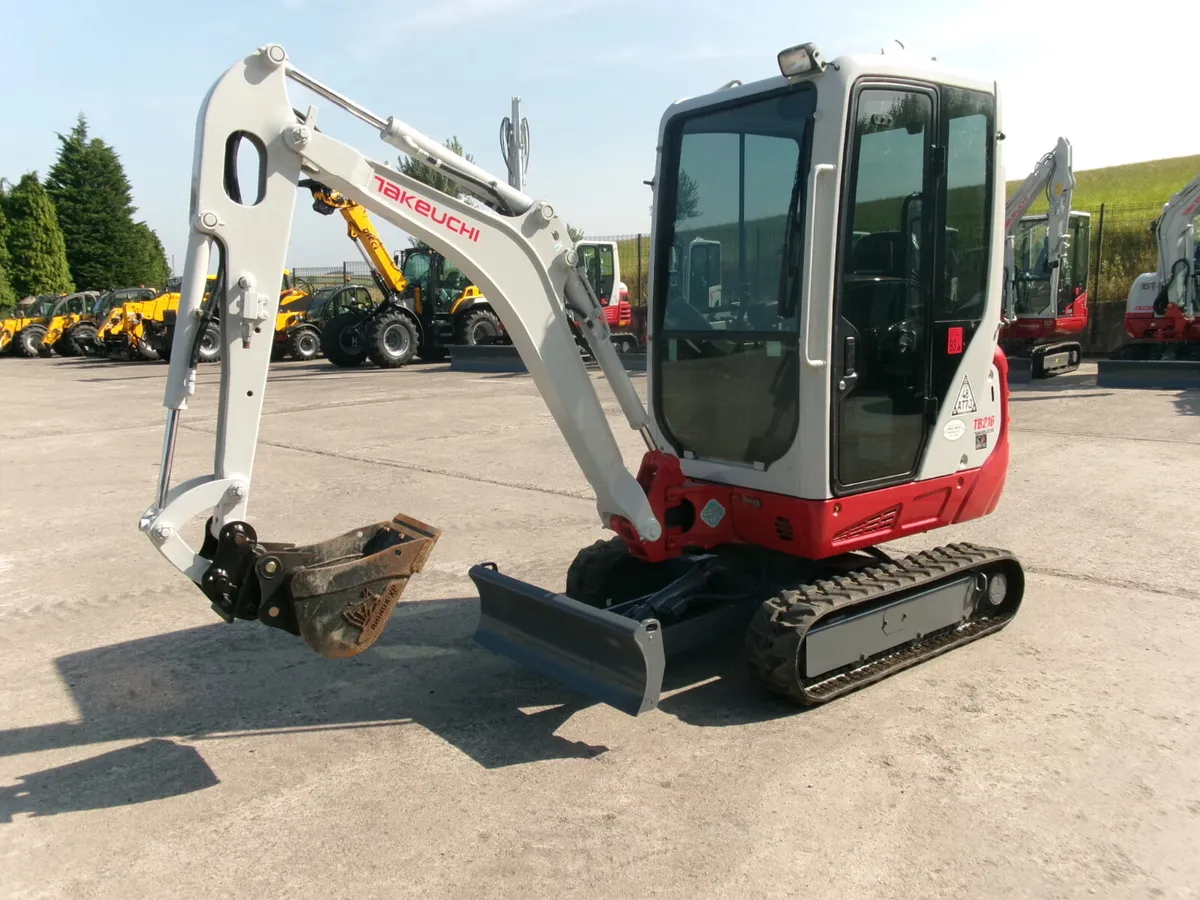 Takeuchi TB216 cabin #14005160 - Image 2
