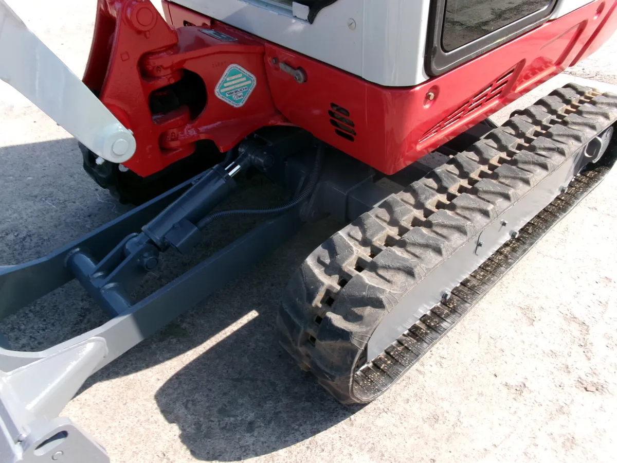 Takeuchi TB216 cabin #14005160 - Image 3