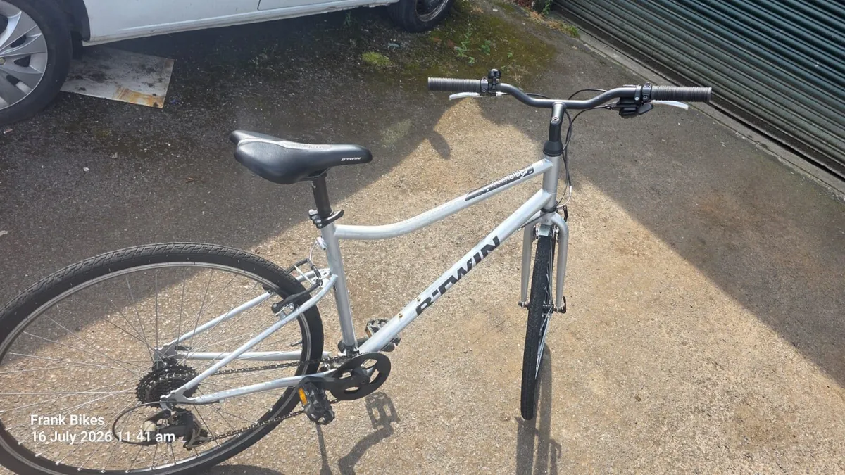 B'TWIN Original 500 Hybrid Bike – 28" Wheels - Image 3