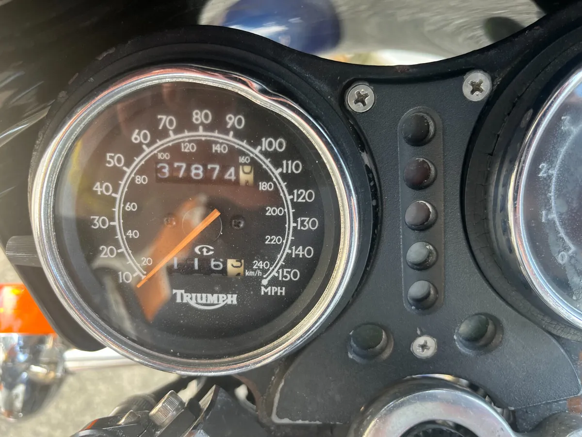 Bargain 1999 Triumph Legend @ Meskells - Image 2