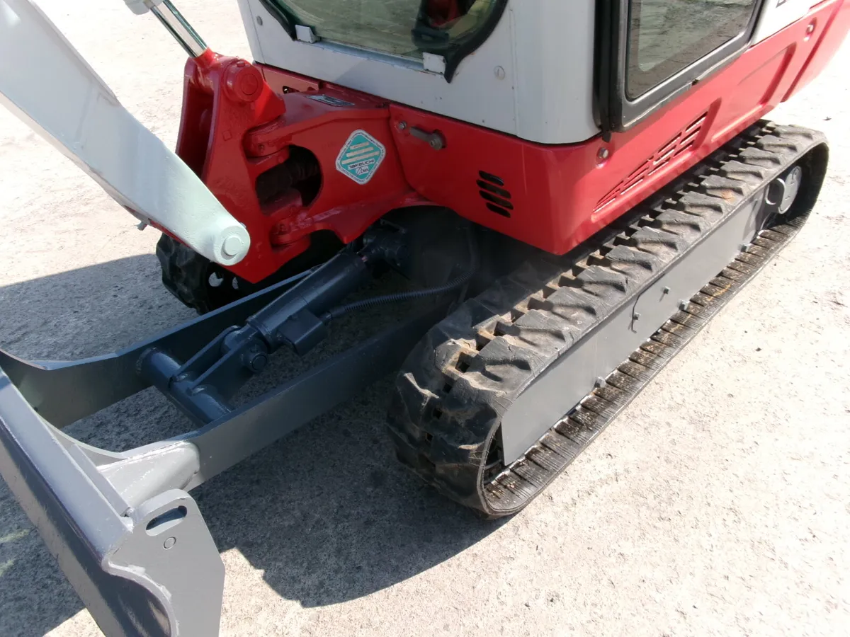 Takeuchi TB216 cab #14005161 - Image 3