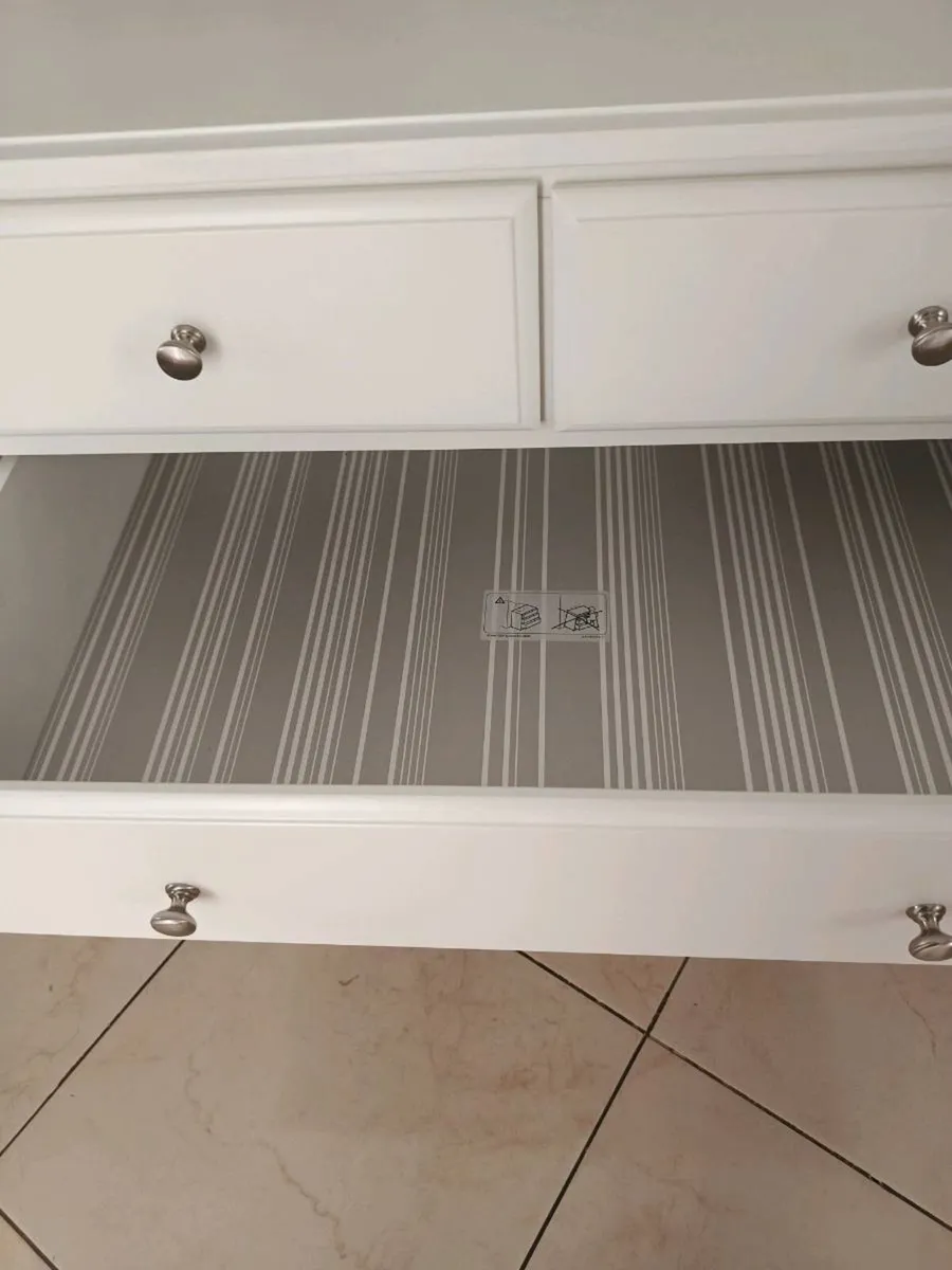 Chest of drawers - Image 1