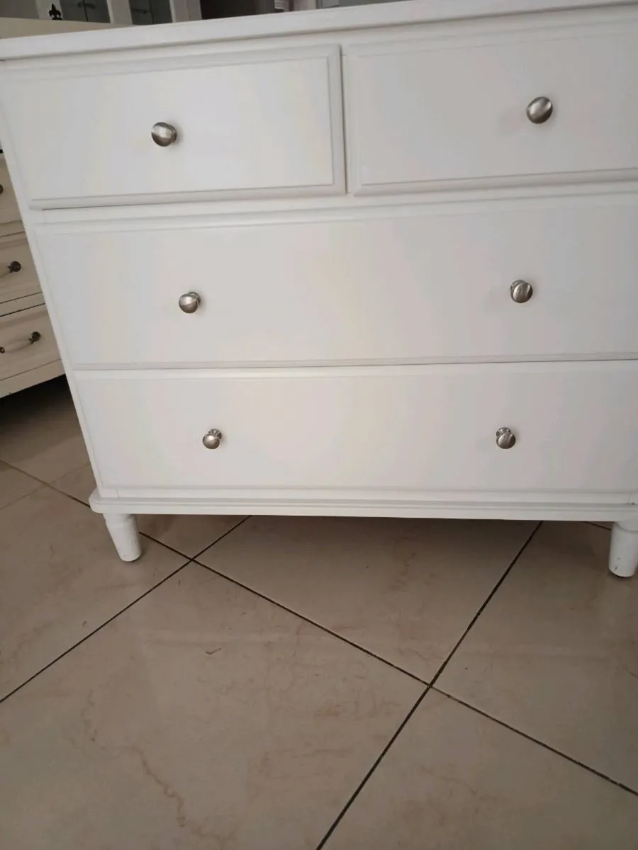 Chest of drawers - Image 2