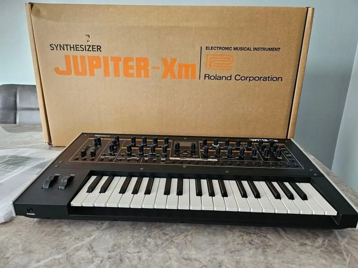 Roland Jupiter Xm Synthesizer - Image 2