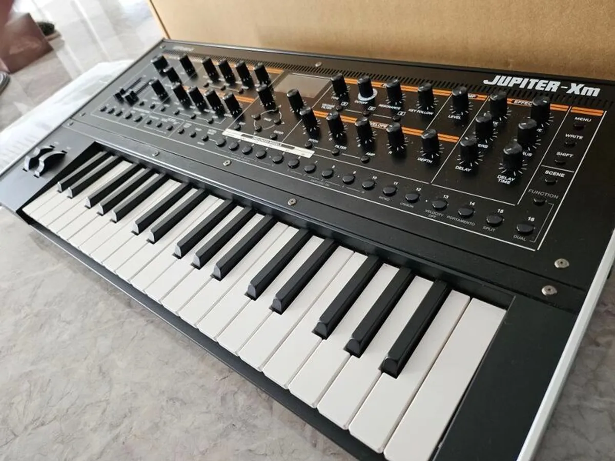 Roland Jupiter Xm Synthesizer - Image 4