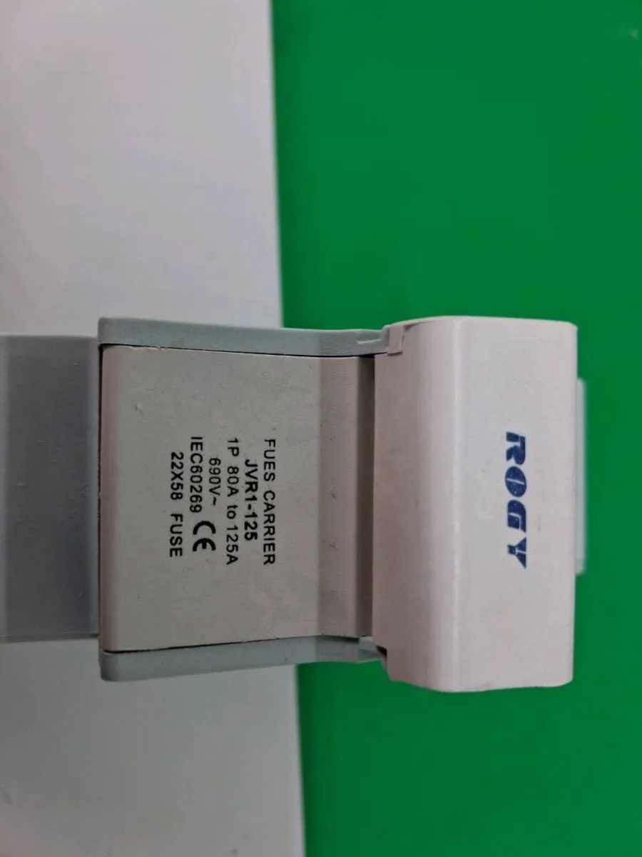 Postage - 3 x 125a Fuse Carriers 690v 22x 58 Fuse - Image 2