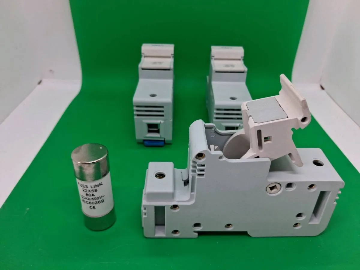 Postage - 3 x 125a Fuse Carriers 690v 22x 58 Fuse - Image 3