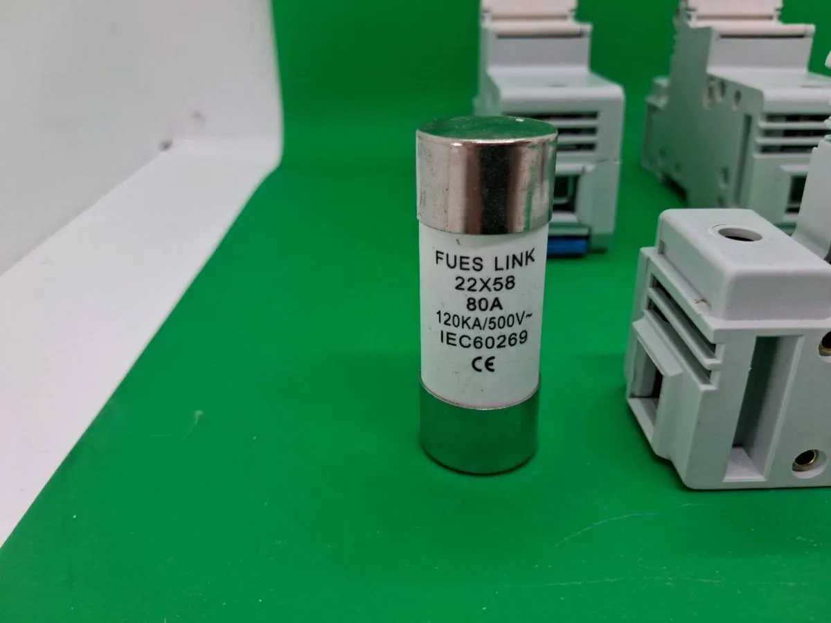 Postage - 3 x 125a Fuse Carriers 690v 22x 58 Fuse - Image 4