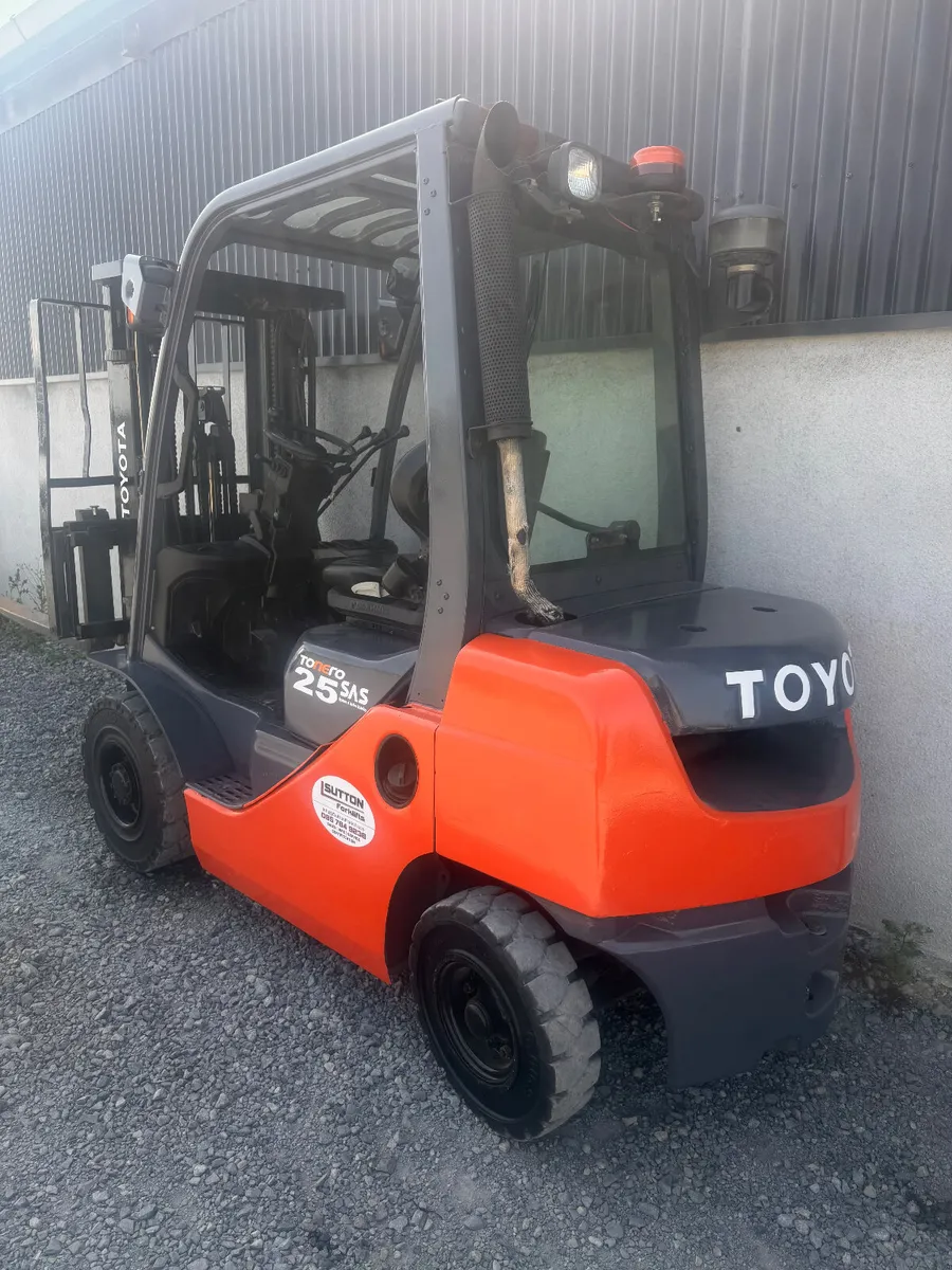 Toyota Forklift - Container Spec - Image 3