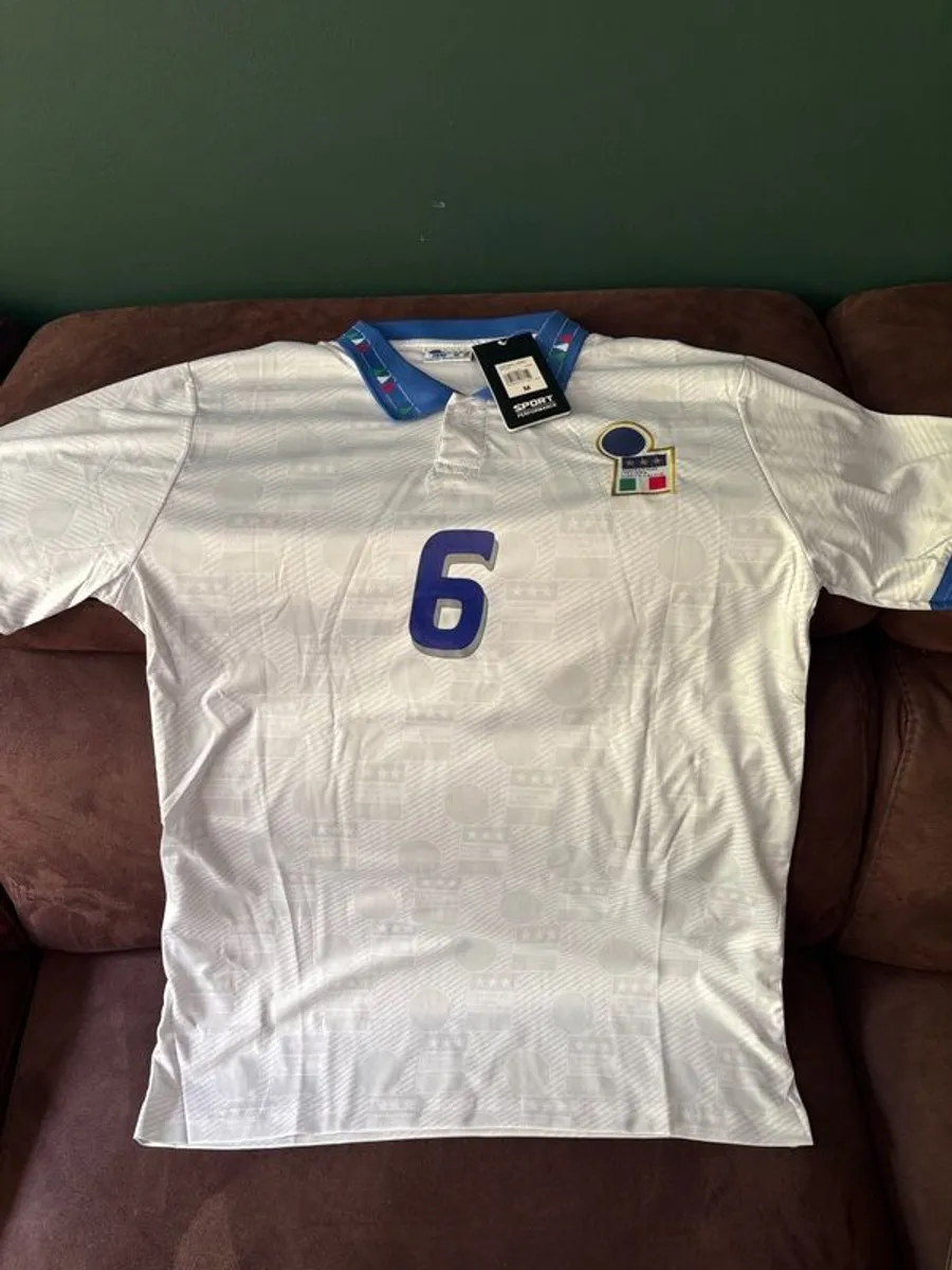 Franco Baresi signed Italy away jersey - Image 3