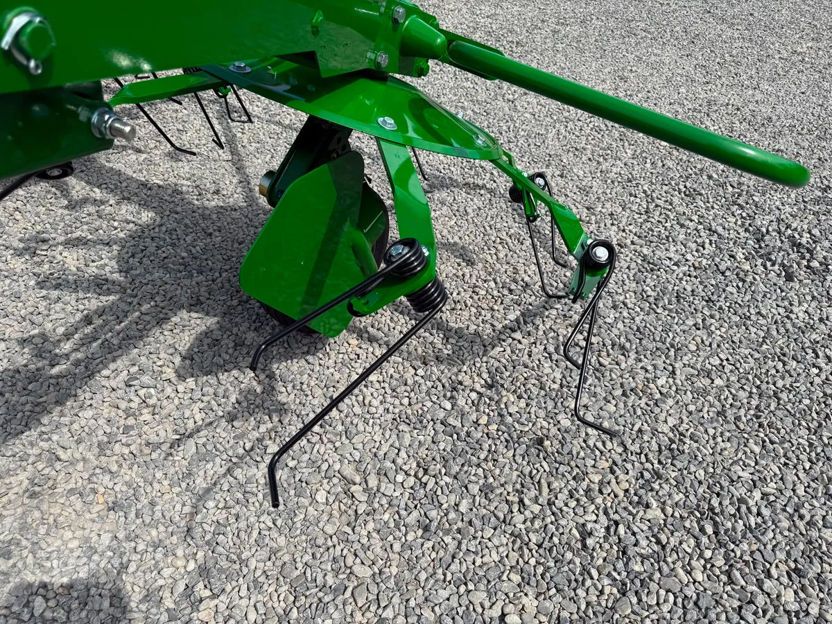 McHale M6-770 6 Rotor Tedder - Image 4