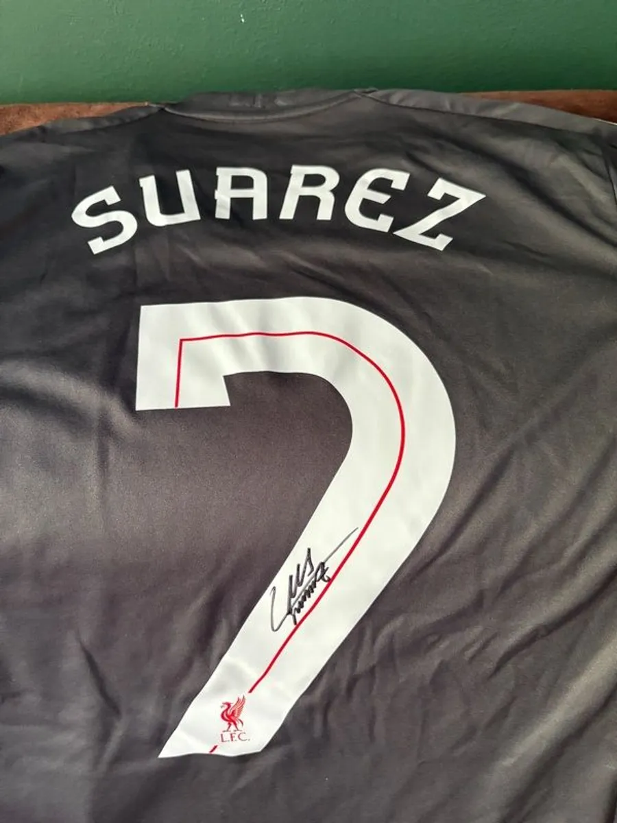 Luis Suarez signed Liverpool away jersey - Image 2