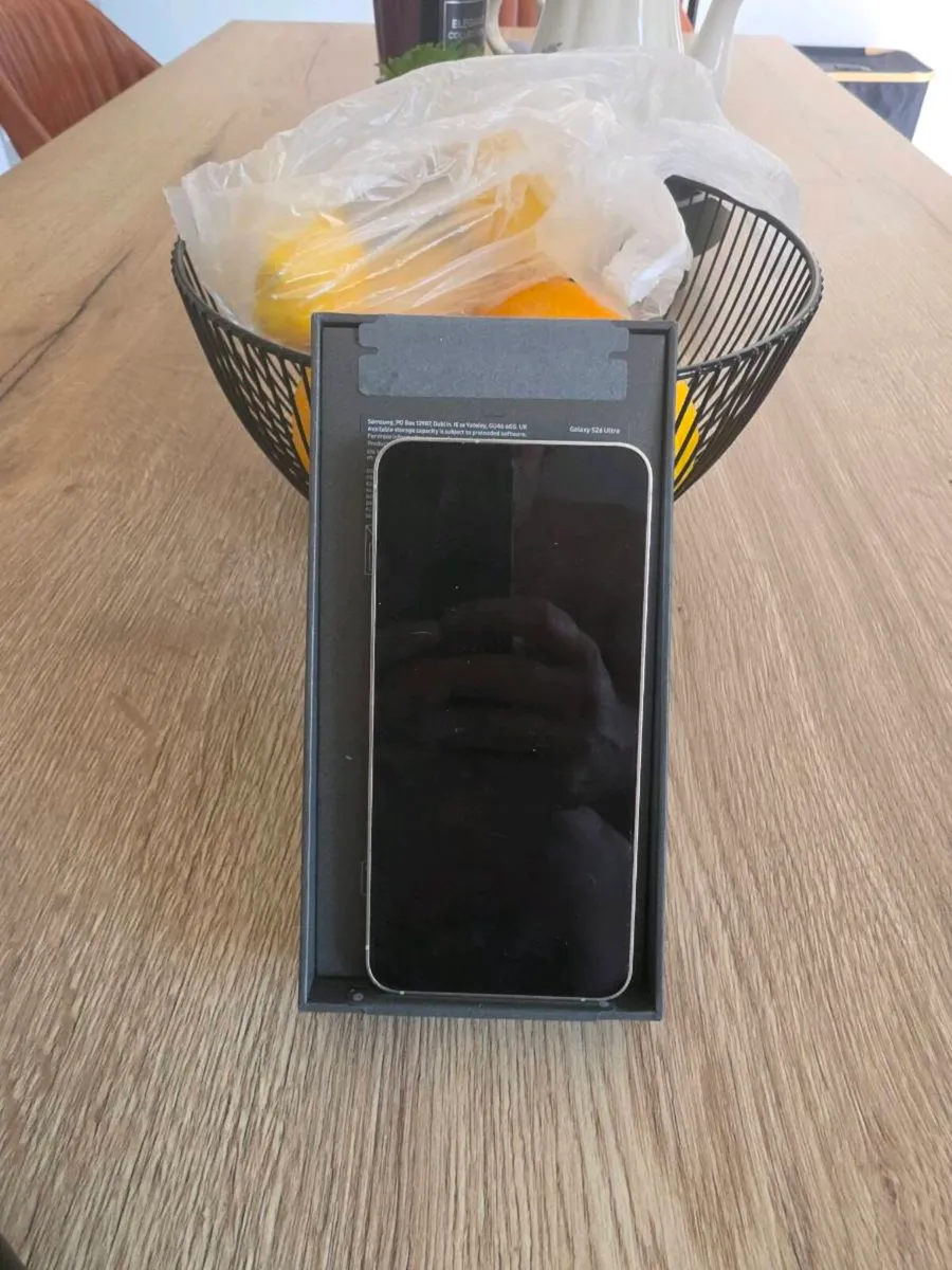 Samsung S24 - Image 3