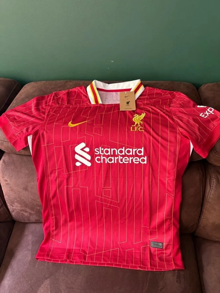 Andy Robertson signed Liverpool jersey - Image 4
