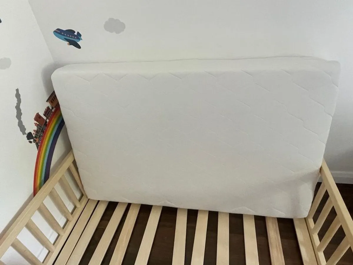 Gorgeous wooden toddler bed and brand new unused high quality mattress - Image 4