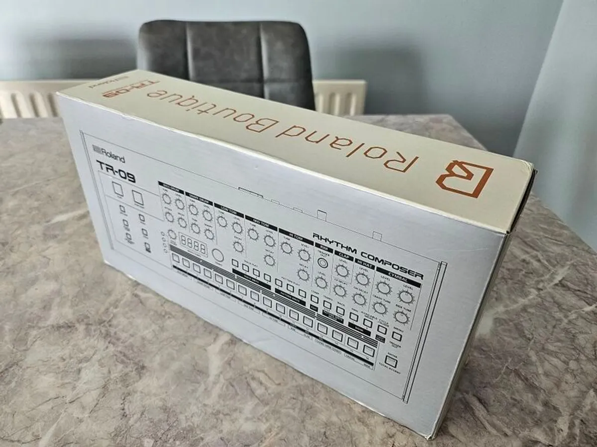 Roland TR-09 Rhythm Composer - Image 2