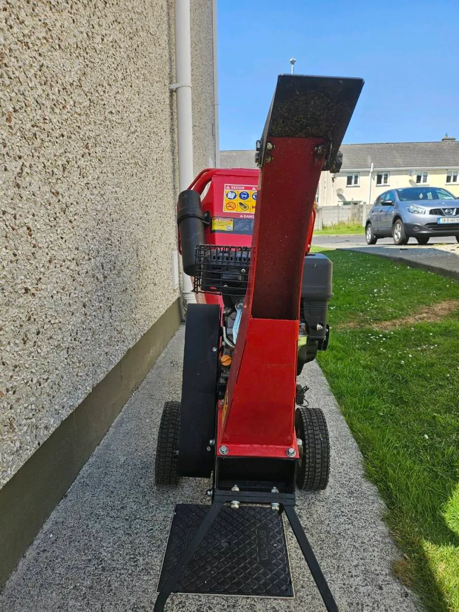 Wood chipper - Image 1