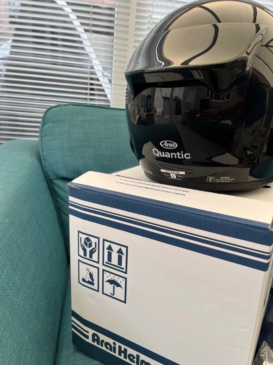 Arai Quantic helmet - Image 3