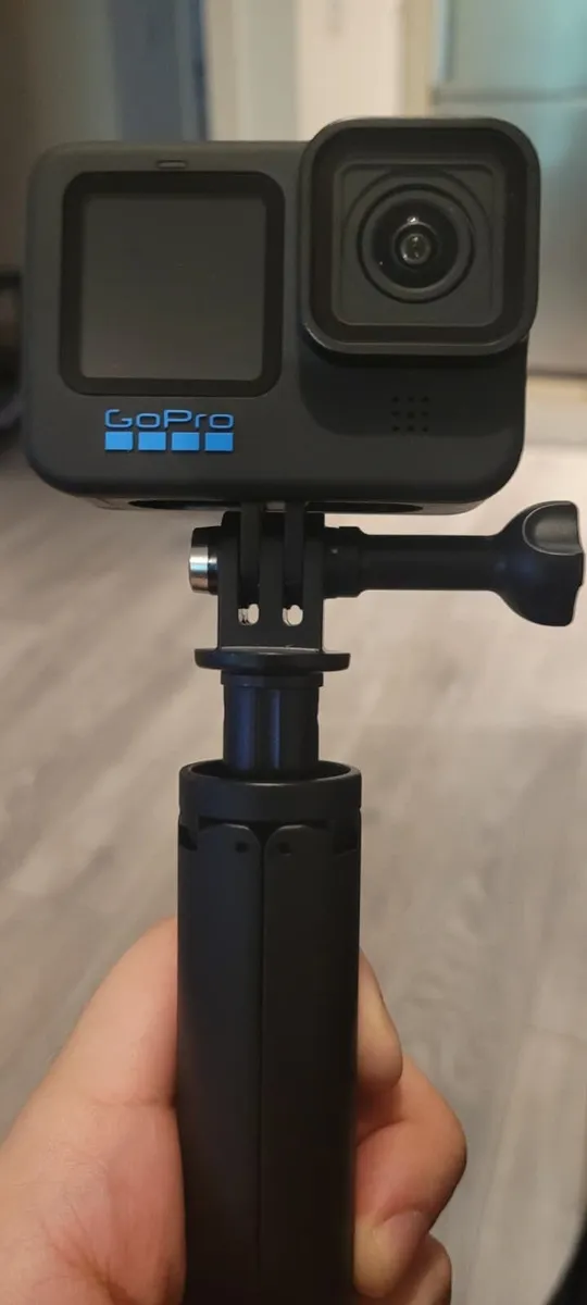 GoPro Hero 10 Bundle - Image 2