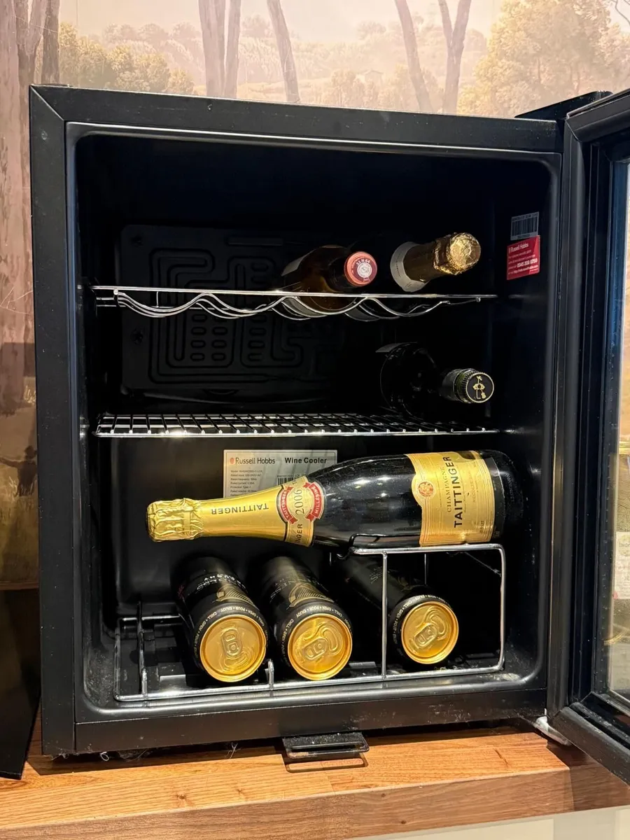 Wine Fridge Counter Top - Perfect for Summer ! - Image 1