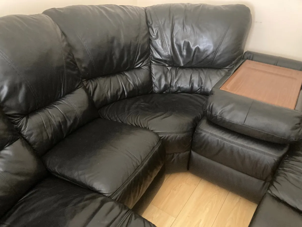 Leather couch - Image 2