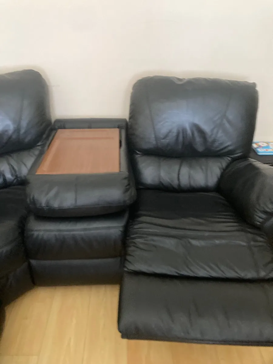 Leather couch - Image 4