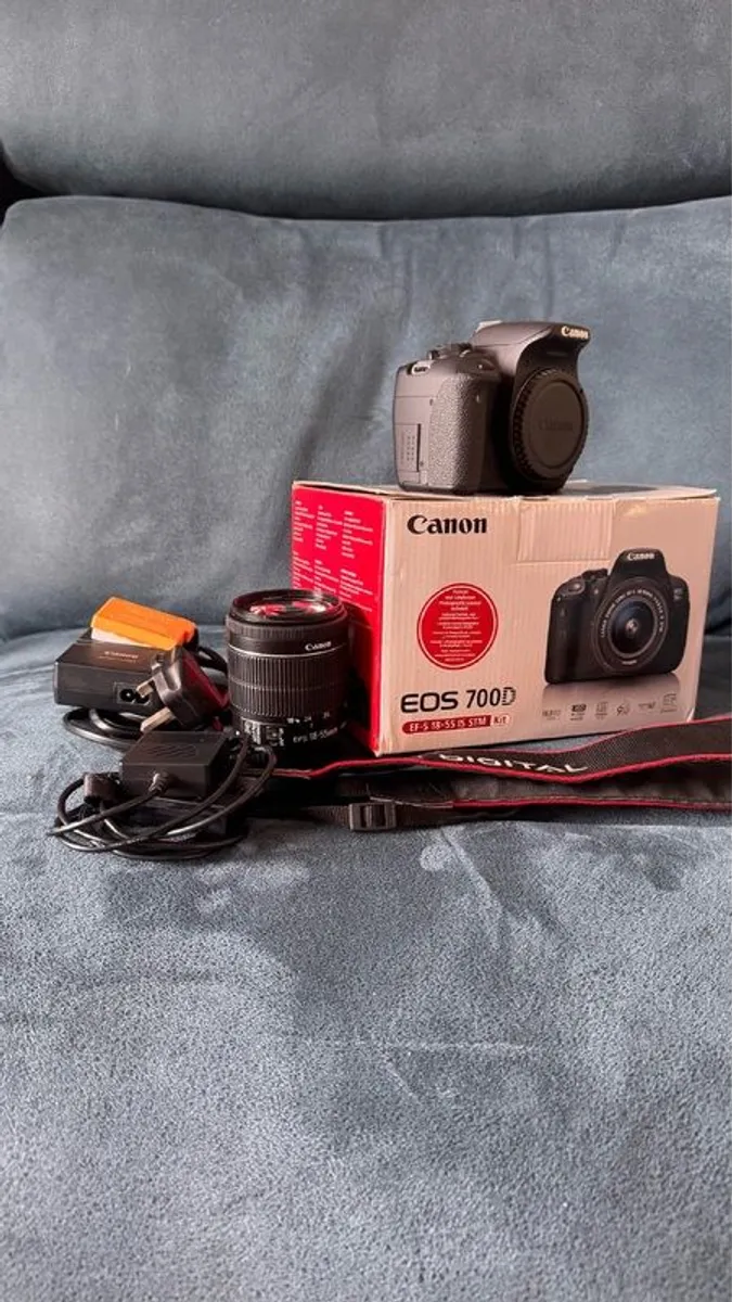 Canon EOS 700d - Image 1