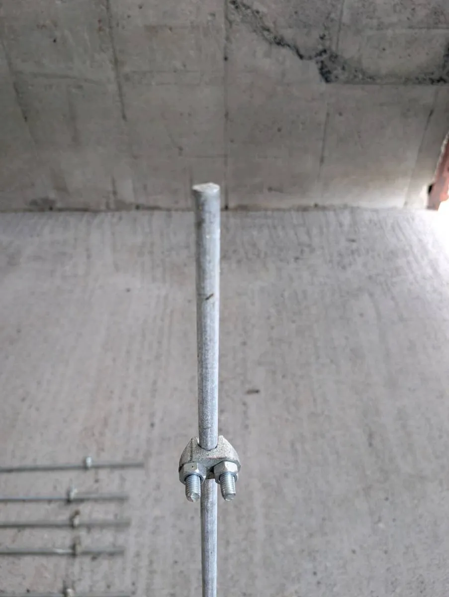 Earth bars and underground cable - Image 1