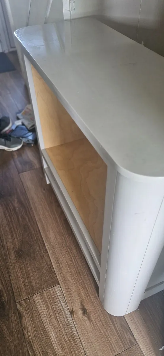 T V stand - Image 4